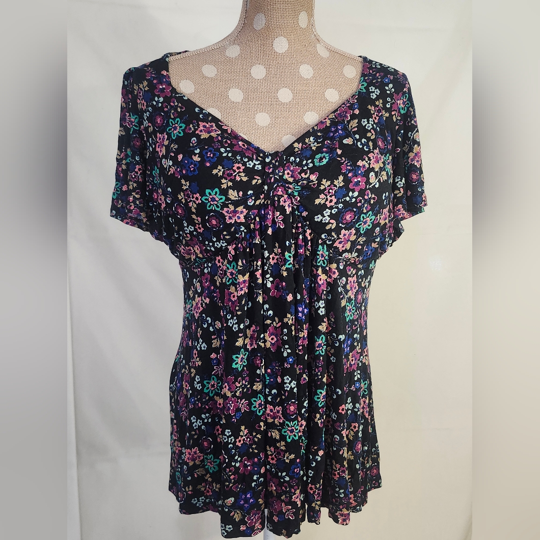 Nwt American Rag Brand Floral Top